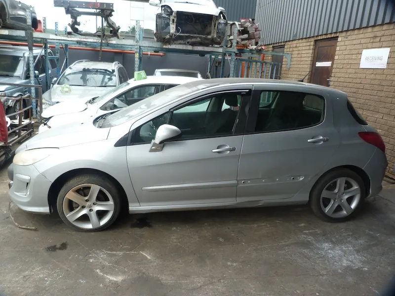 2010 Peugeot 308  view 3