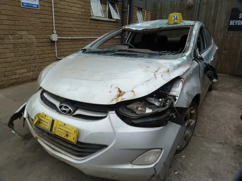 2011 Hyundai Elantra view 5