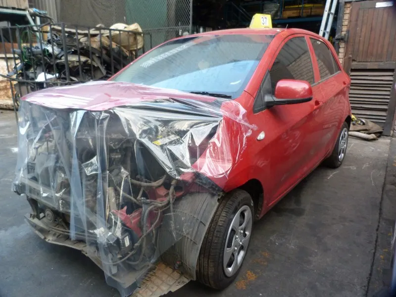 2016 Kia Picanto thumbnail 3