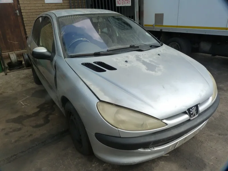 2003 Peugeot 206 10F view 4
