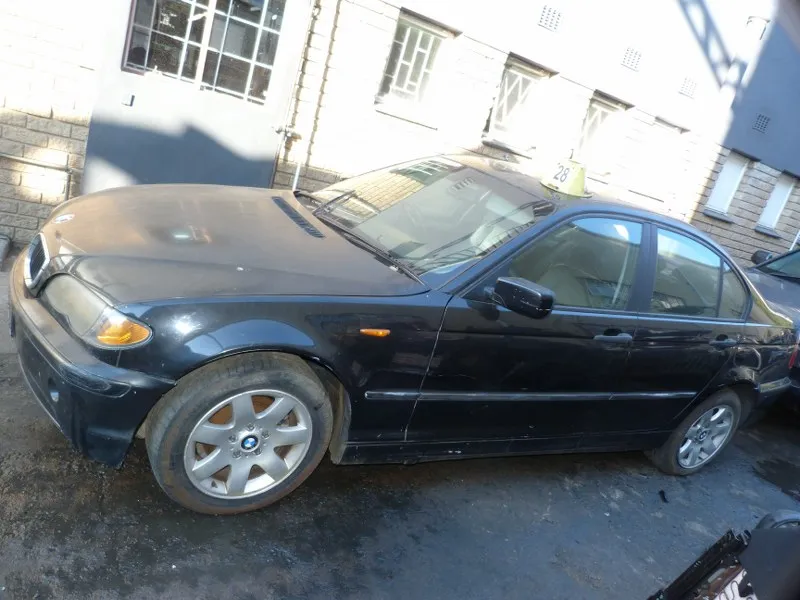 2003 BMW 3 Series N42 view 4