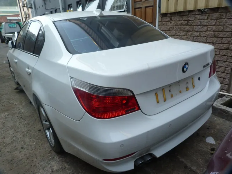 2004 BMW 5 Series M54 view 5