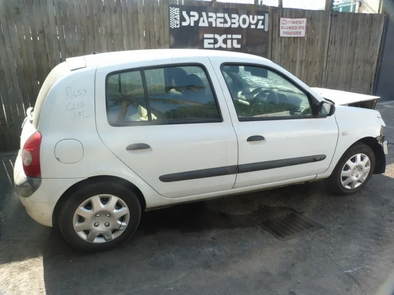 2004 Renault Clio  view 5