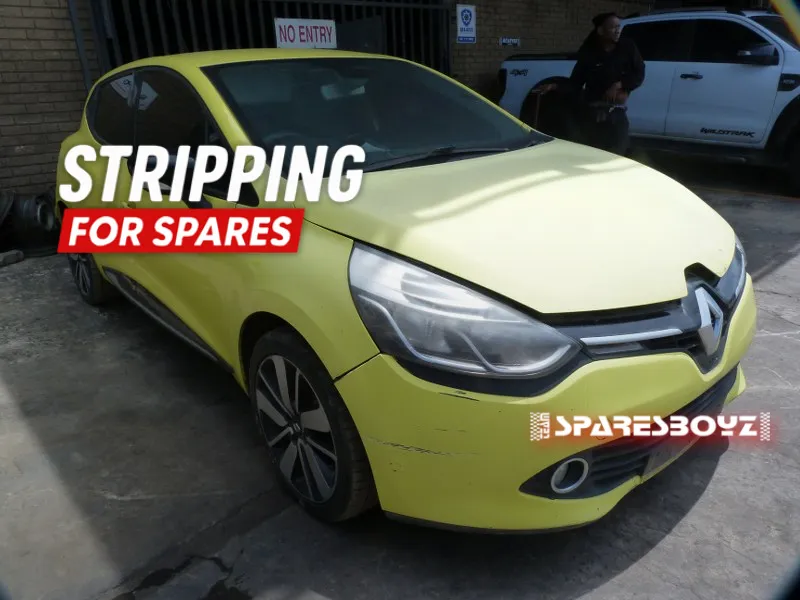 2013 Renault Clio view 2