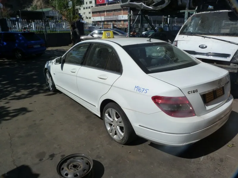 2011 Mercedes-Benz C-Class 2718 view 5