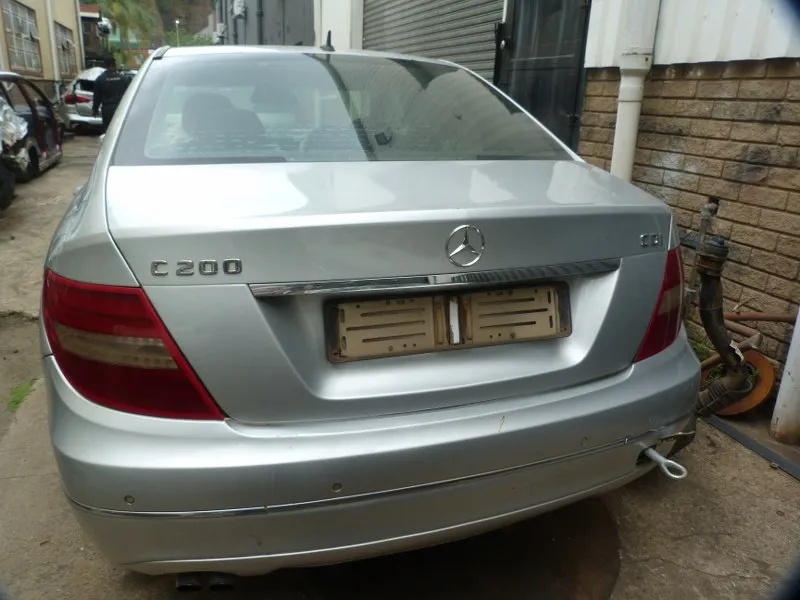 2011 Mercedes-Benz C-Class 651 view 5