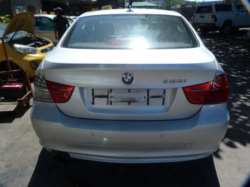 2009 BMW 3 Series  view 5