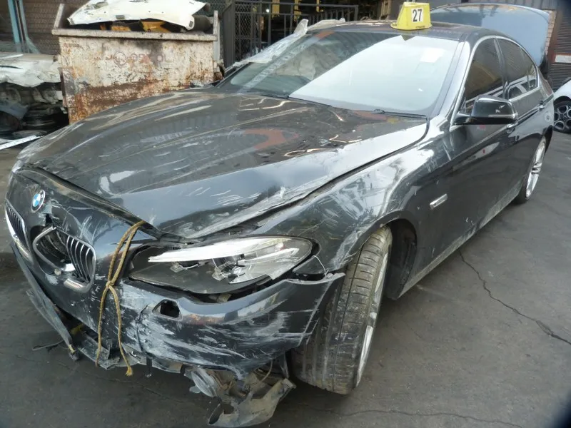 2015 BMW 5 Series view 3