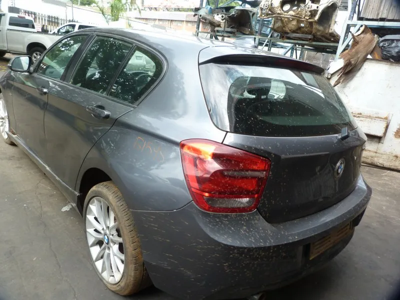 2011 BMW 1 Series N13 view 7