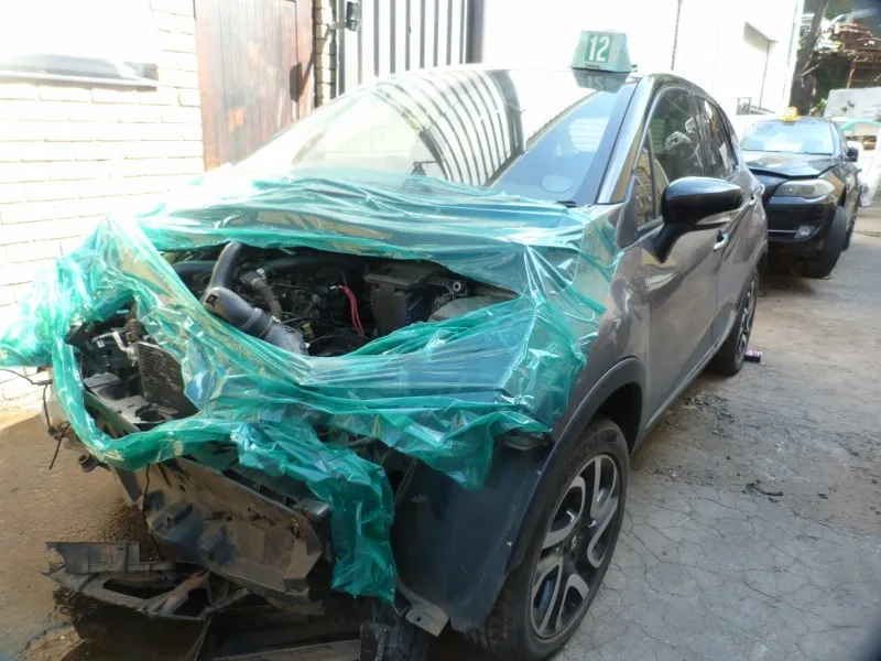 2016 Renault Captur H4B view 4