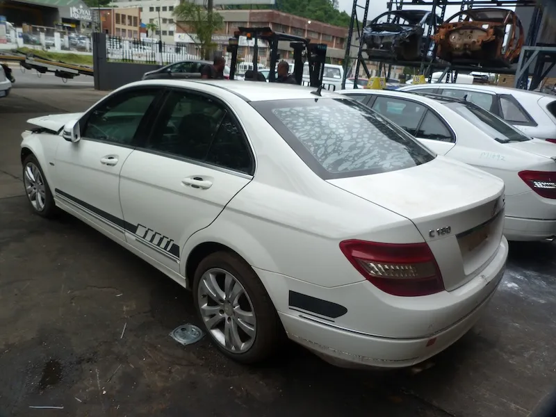 2010 Mercedes-Benz C-Class  view 5