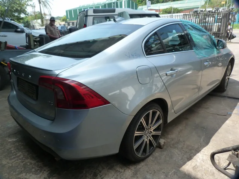 2011 Volvo S60 B4164T view 5