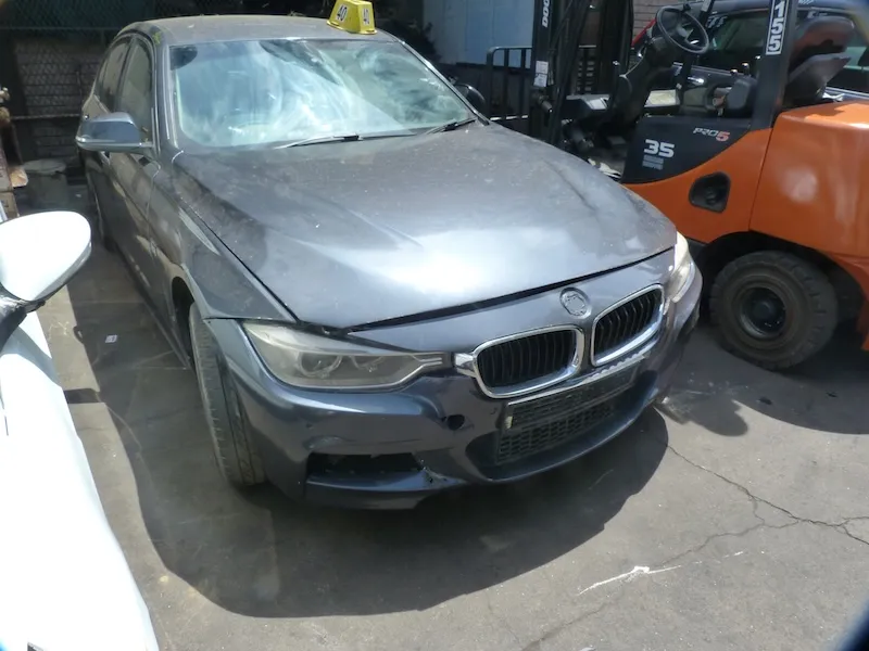 2013 BMW 3 Series N47N view 3
