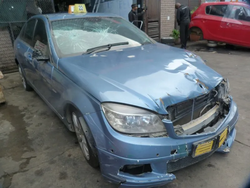 2009 Mercedes-Benz C-Class 2719 view 4