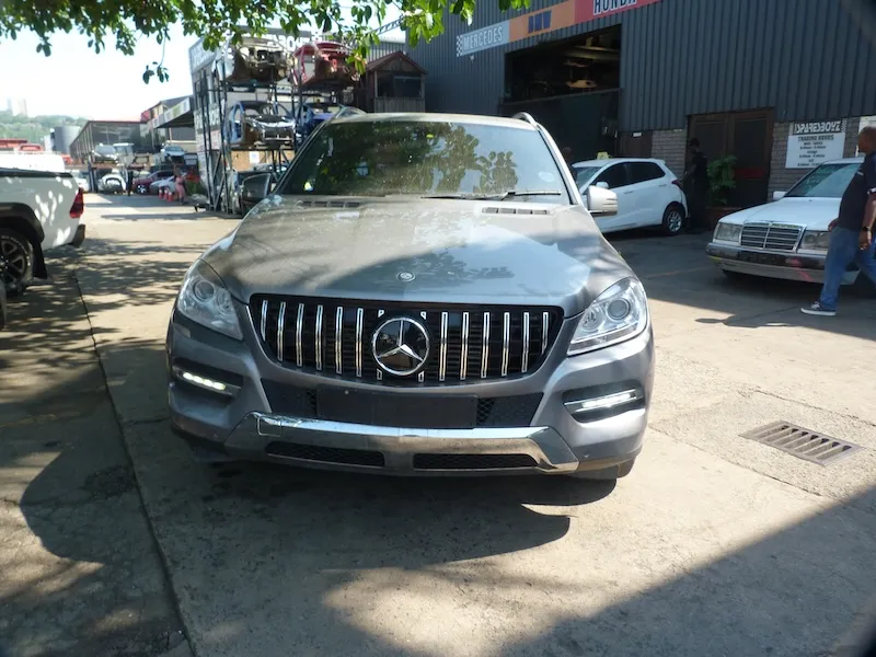 2012 Mercedes-Benz ML  view 2