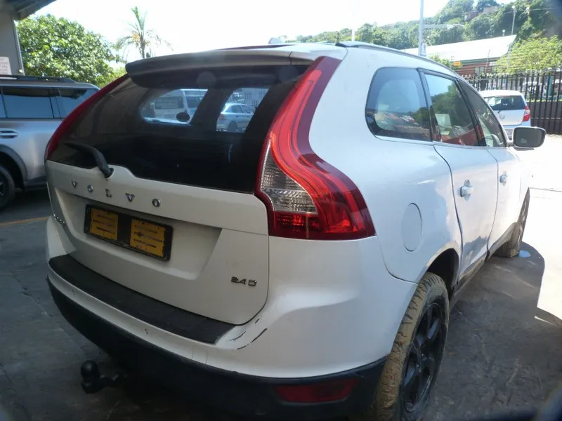 2010 Volvo XC60 D5244T view 7