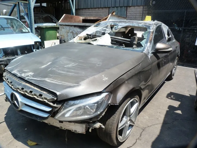 2014 Mercedes-Benz C-Class 651 view 3