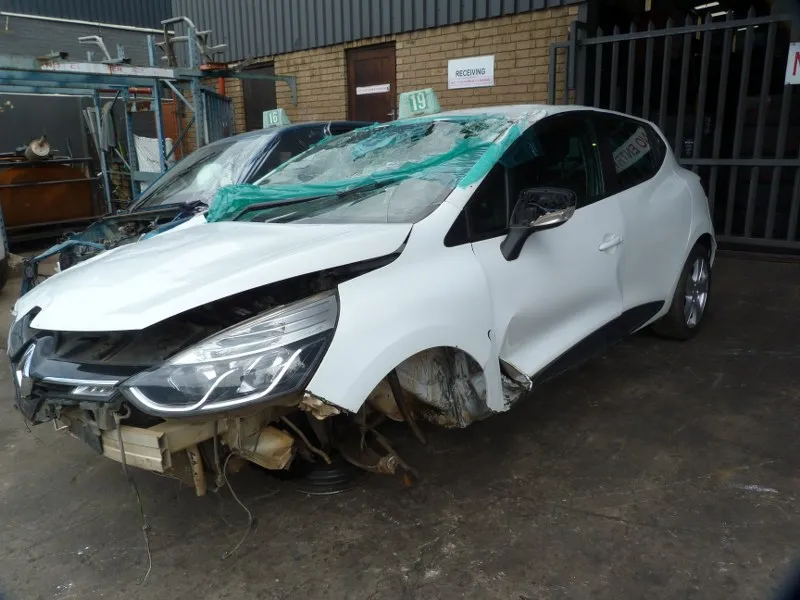 2015 Renault Clio  view 4