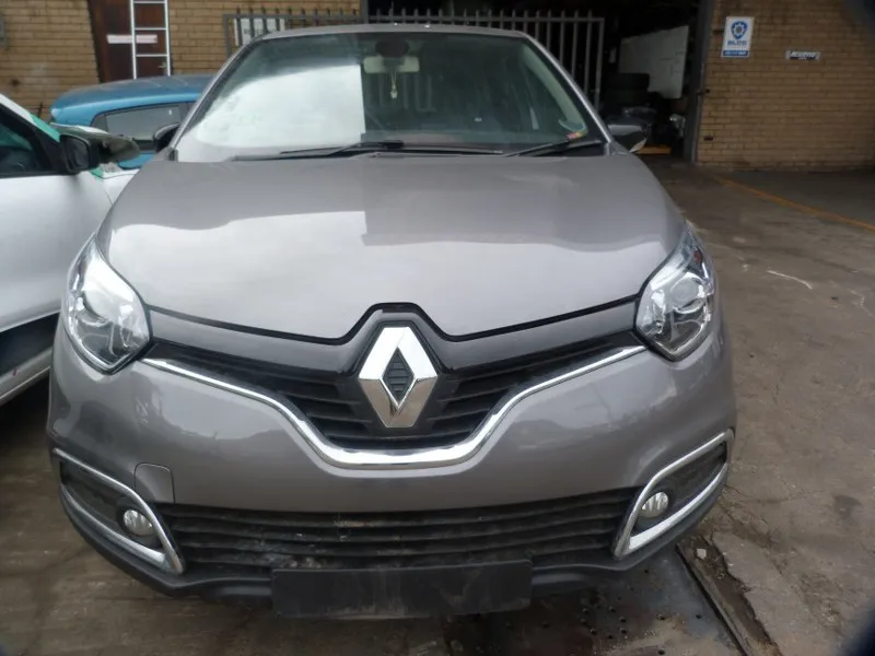 2016 Renault Captur  view 2