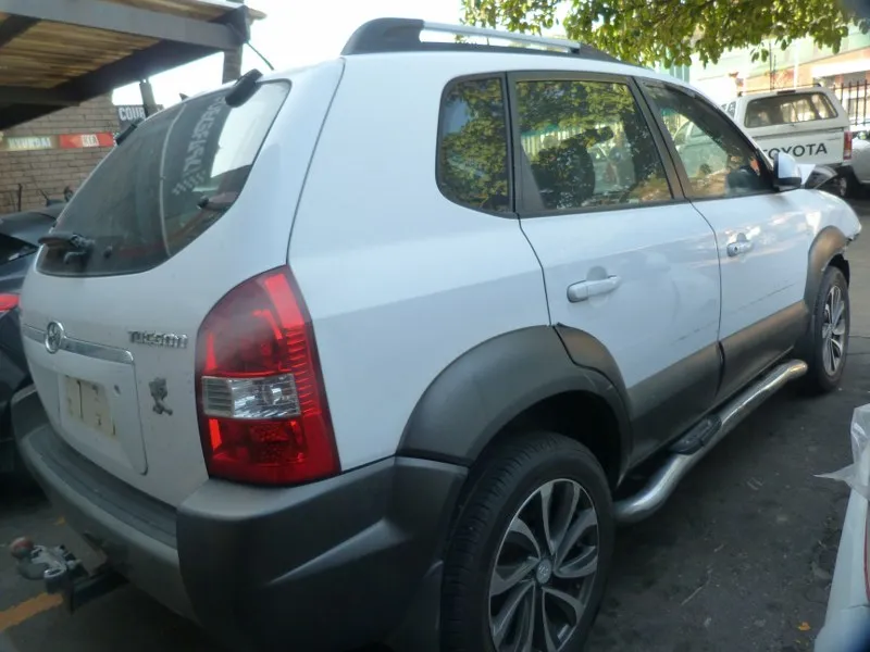 2007 Hyundai Tucson G4GC view 6