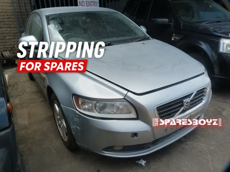 2010 Volvo S40 view 2