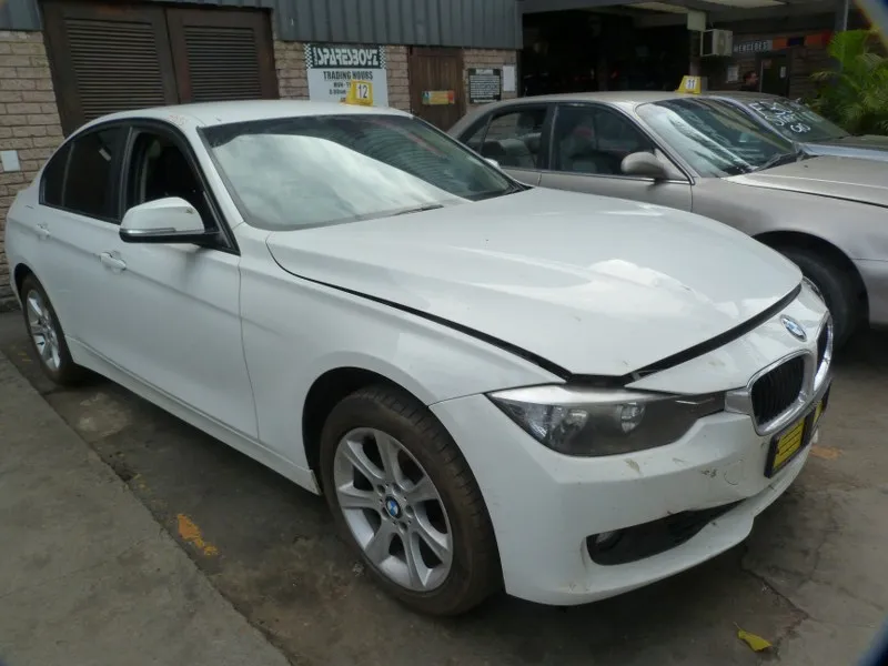 2013 BMW 3 Series N20 view 4