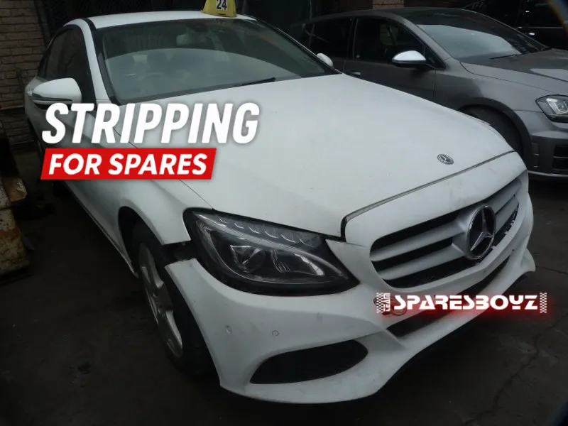 2013 Mercedes-Benz C-Class 274 view 3