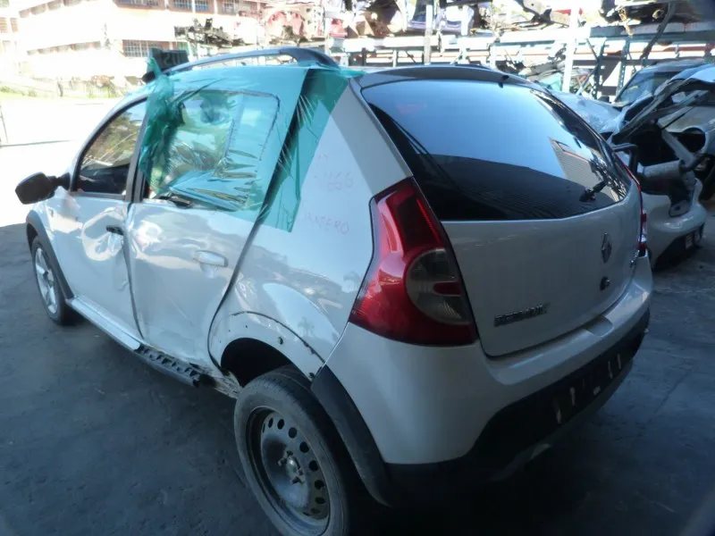 2011 Renault Sandero K7M view 6