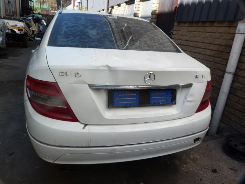2010 Mercedes-Benz C-Class 2718 view 5