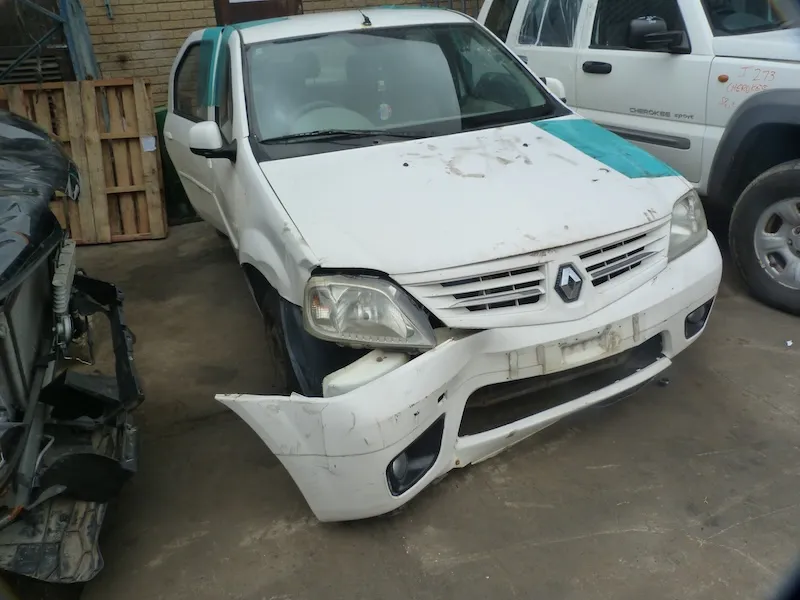 2010 Renault Logan thumbnail 4