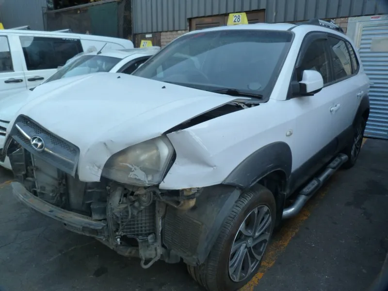 2007 Hyundai Tucson G4GC view 3