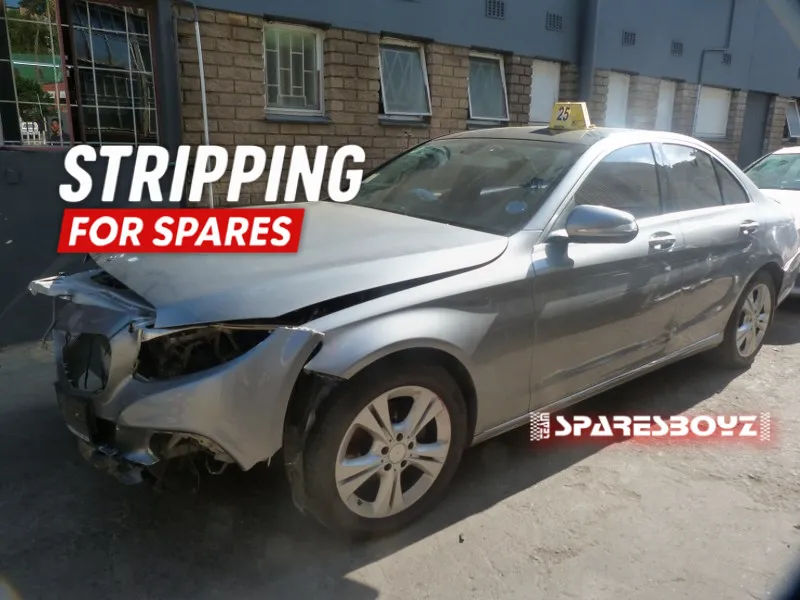 2016 Mercedes-Benz C-Class 274910 view 3