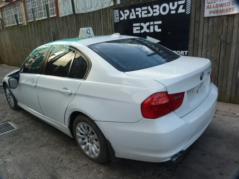 2009 BMW 3 Series N46N view 8