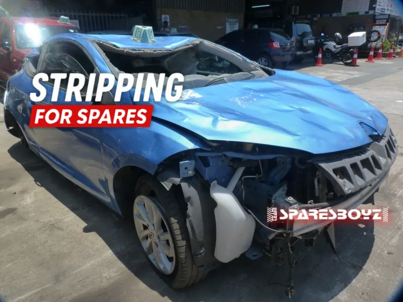 2012 Renault Megane K4M view 3