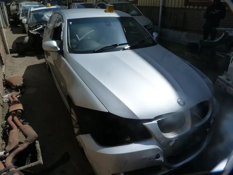 2010 BMW 3 Series N46N view 4