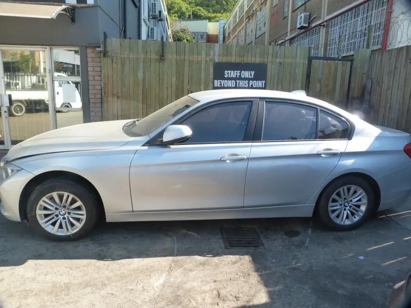 2012 BMW 3 Series N47N view 5