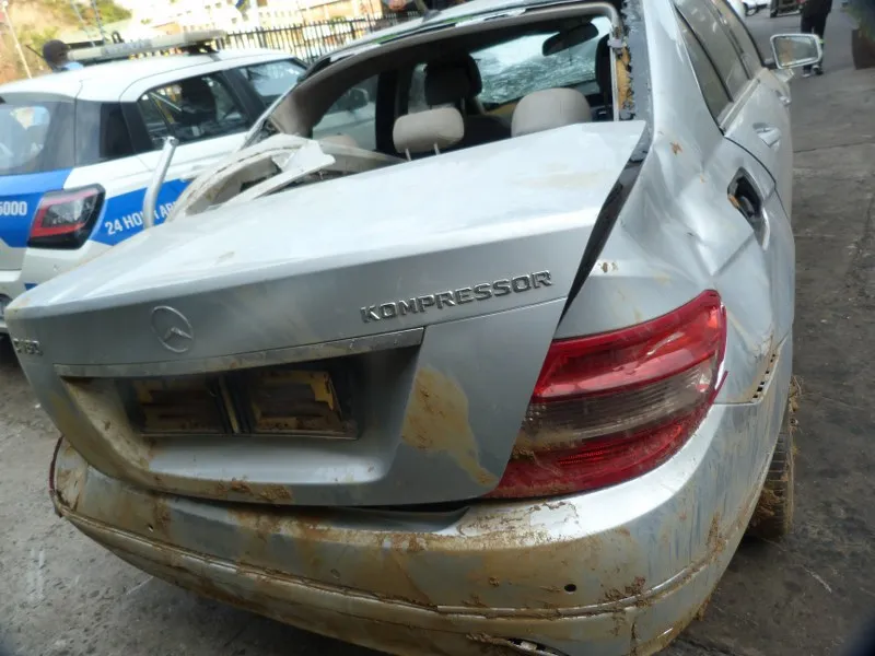 2010 Mercedes-Benz C-Class  view 6
