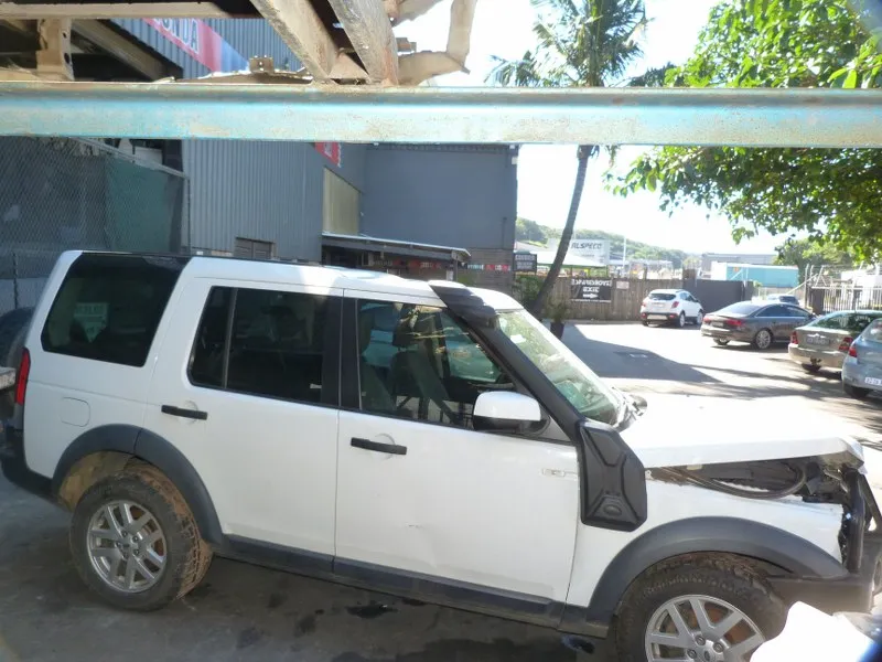 2013 Land Rover Discovery 4  view 5