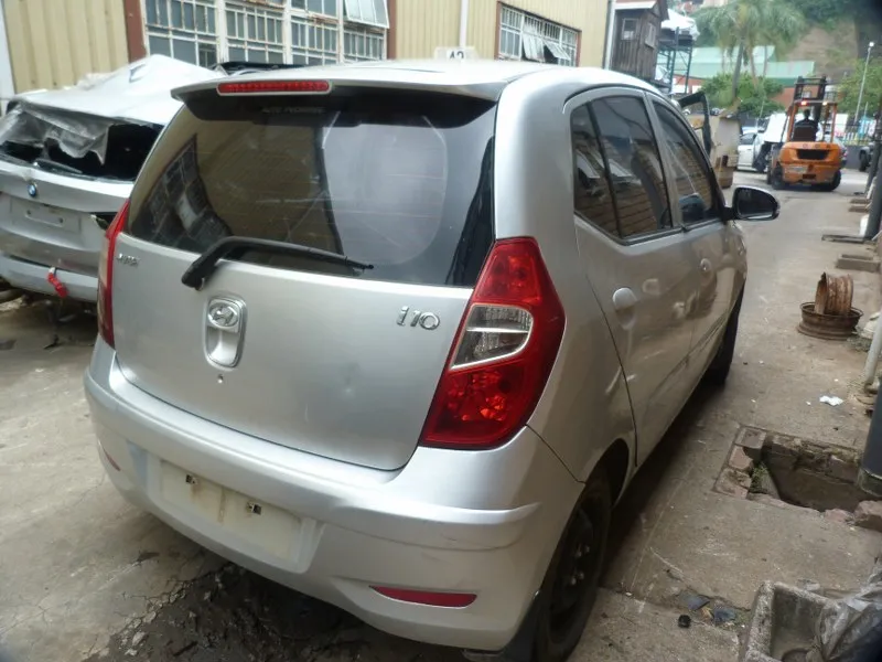 2012 Hyundai i10  view 8