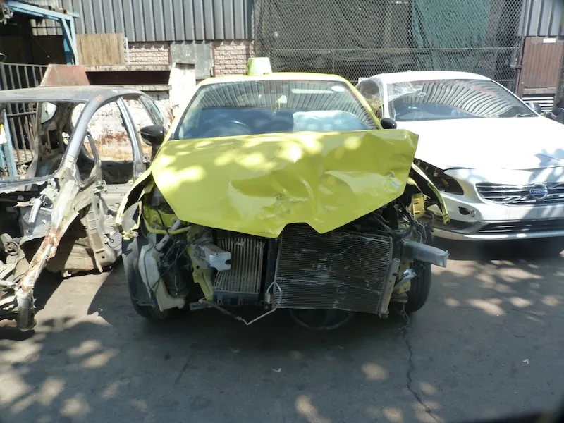 2014 Renault Clio  view 3