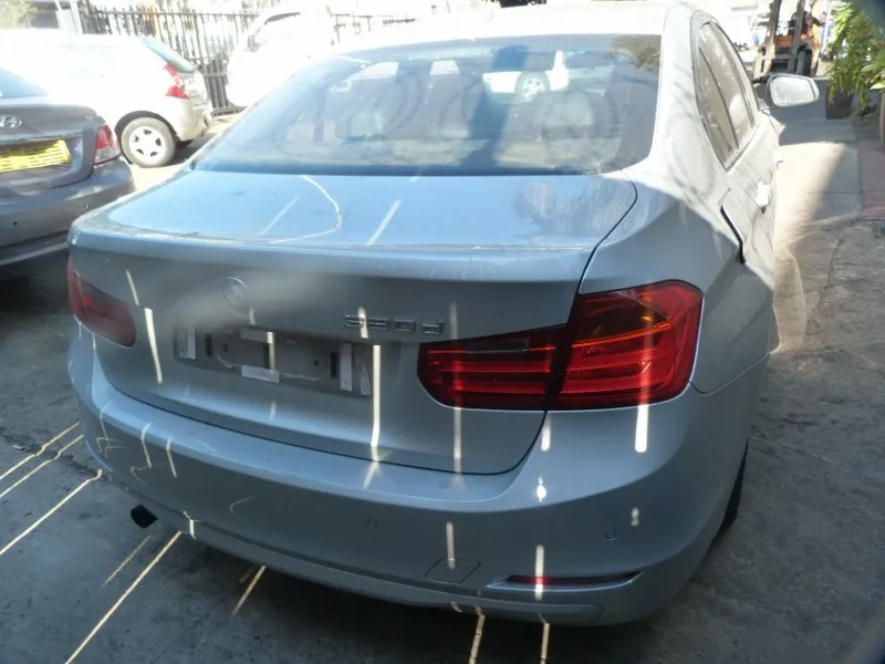 2012 BMW 3 Series thumbnail 6