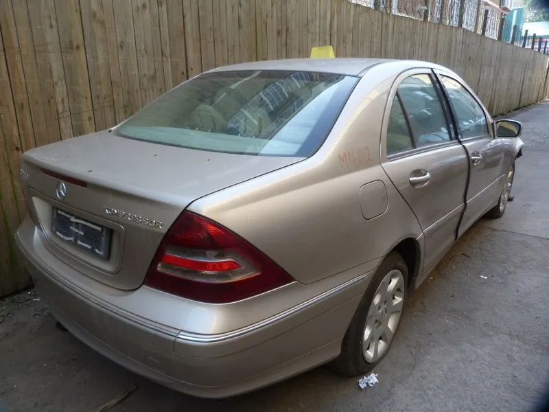 2005 Mercedes-Benz C-Class view 5