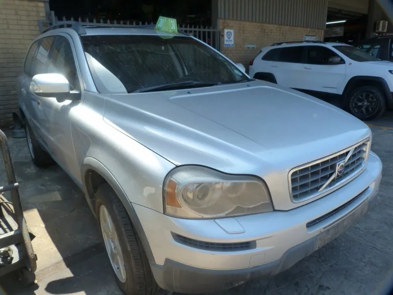 2008 Volvo XC90 D5244T view 3