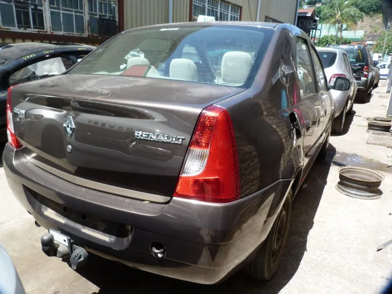 2010 Renault Logan thumbnail 6