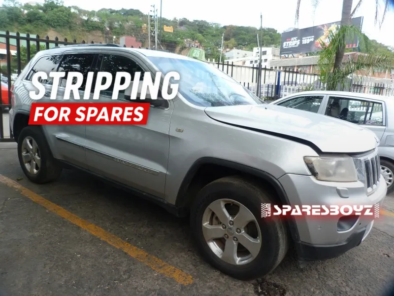 2012 Jeep Grand Cherokee  view 2