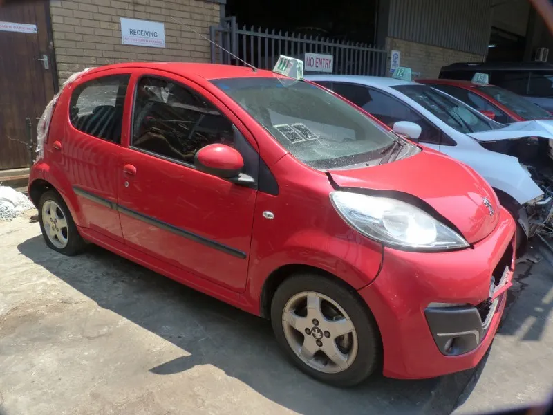 2014 Peugeot 107 1KP view 4