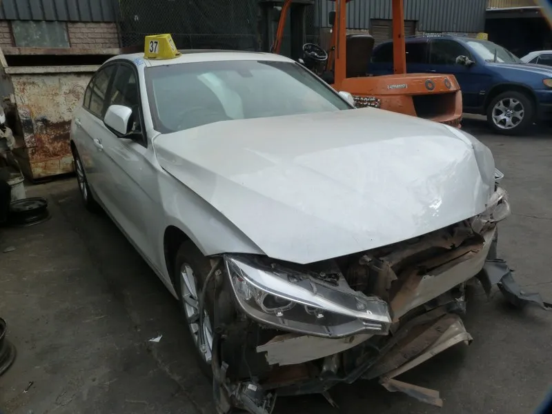 2013 BMW 3 Series N20 view 3