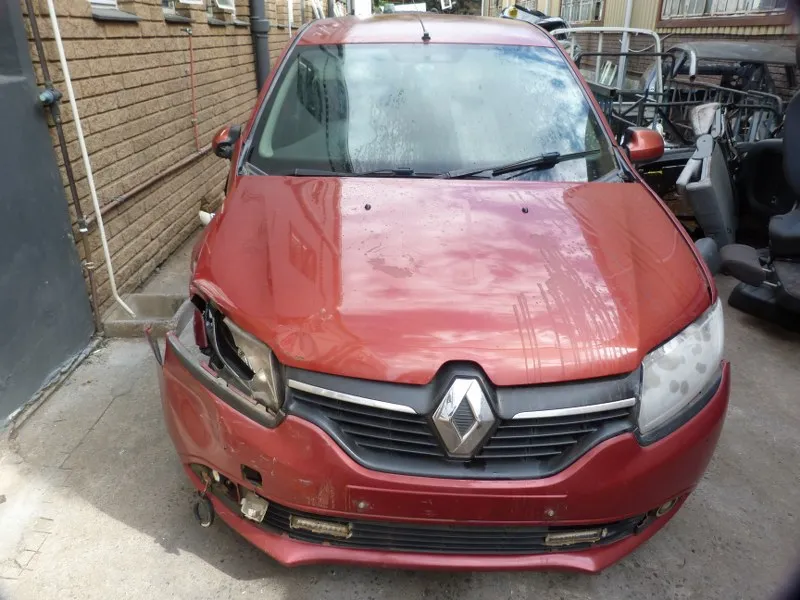 2016 Renault Sandero  view 2