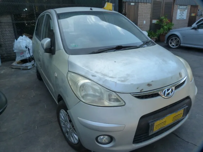 2010 Hyundai i10 G4HG view 3