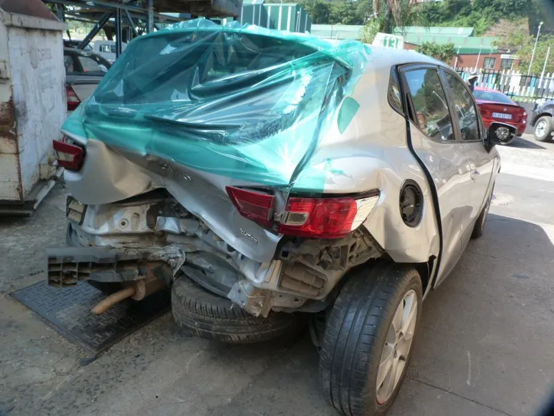 2015 Renault Clio  view 8